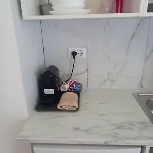 Minihouselarissa Diverona Pensión